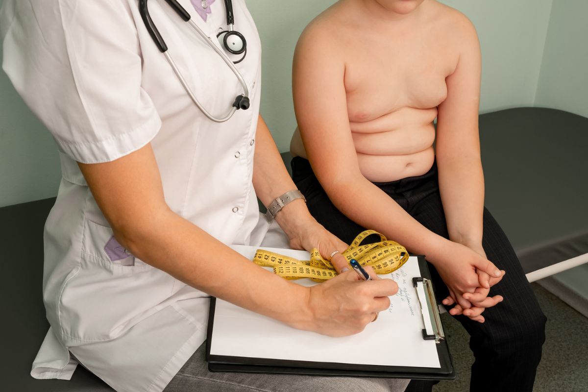 Obesidade infantil avança e exige atenção das famílias aos primeiros sinais