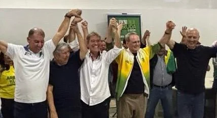 Paulo Octávio entra na briga para uma vaga no Senado