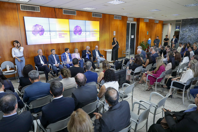 Adasa celebra convênio com a ANEEL para fortalecer fiscalização do setor elétrico no Distrito Federal