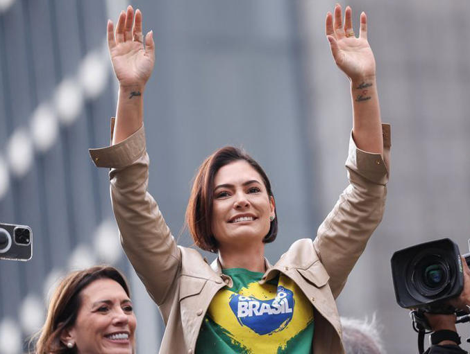 Após deixar o PL Mulher, Michelle lança o movimento "Imparáveis"