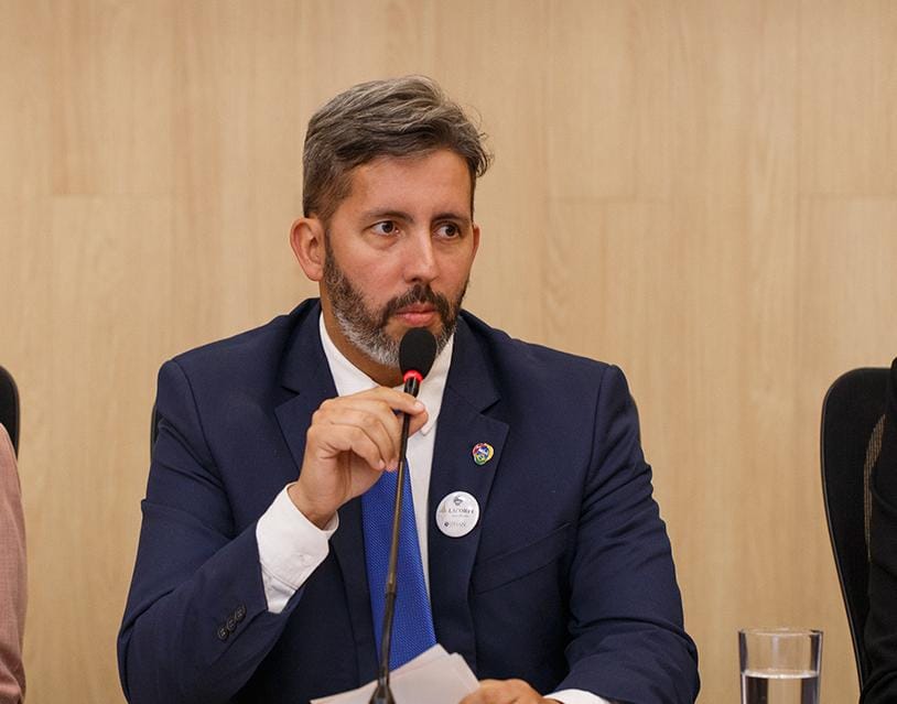 Leandro Grass critica resposta de Celina à crise na saúde pública do DF