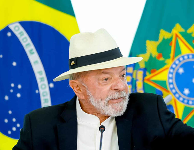 Governo Trump reage a Lula e diz que vai monitorar eleição brasileira