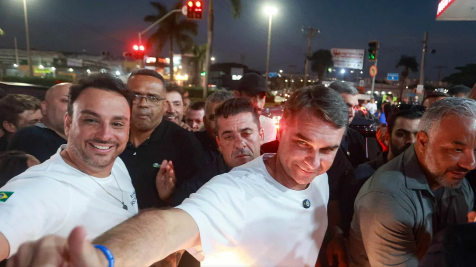 Flávio precisará mais do que Michelle para atrair Centrão